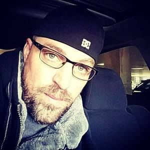 Meet your Posher, Dennis